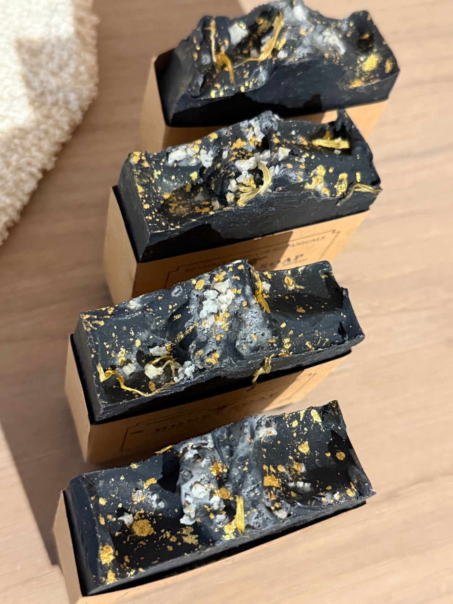 Detox - Activated Charcoal & Tea Tree