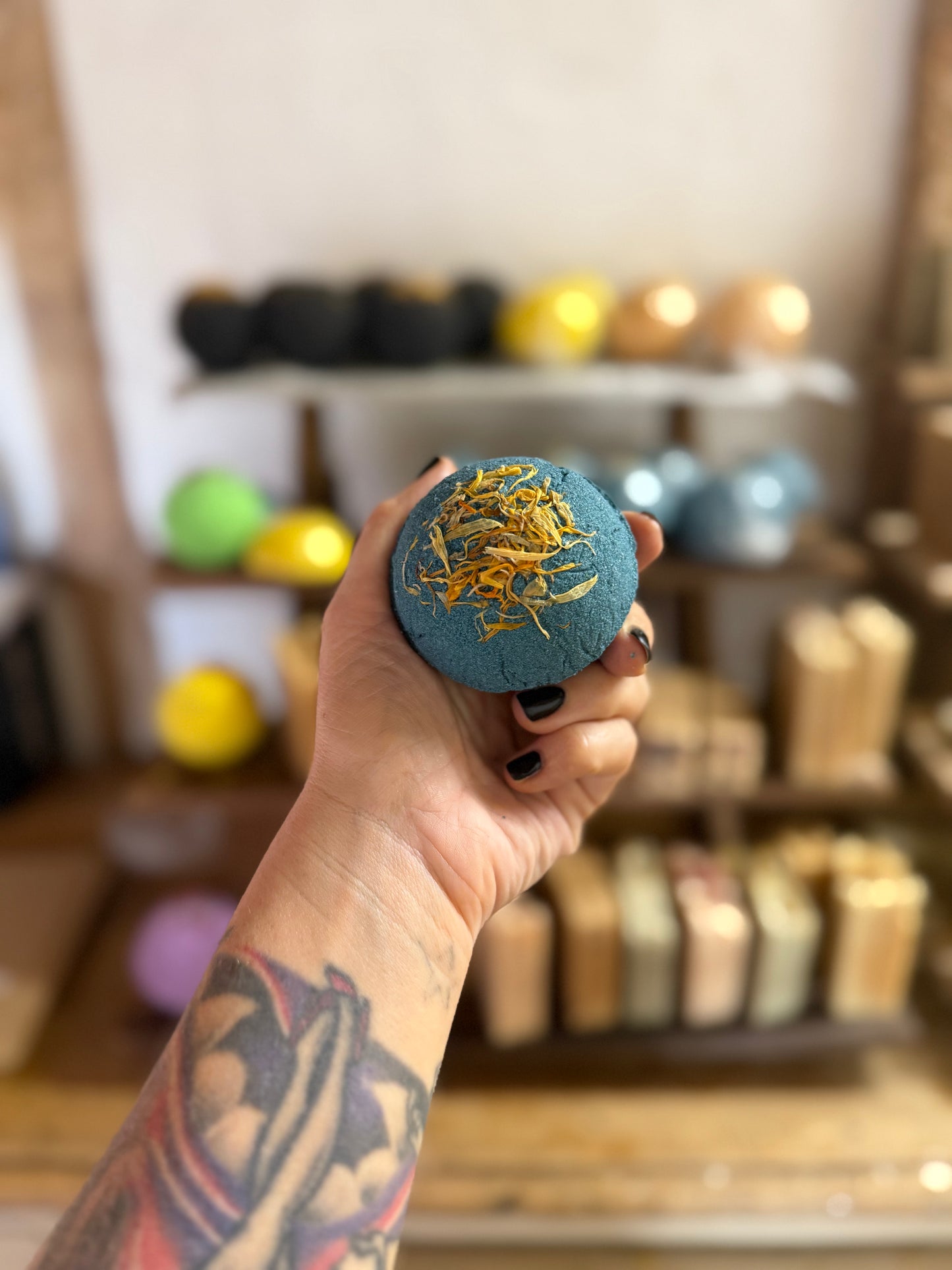 Honey Bath Bomb - Bluebell Walk