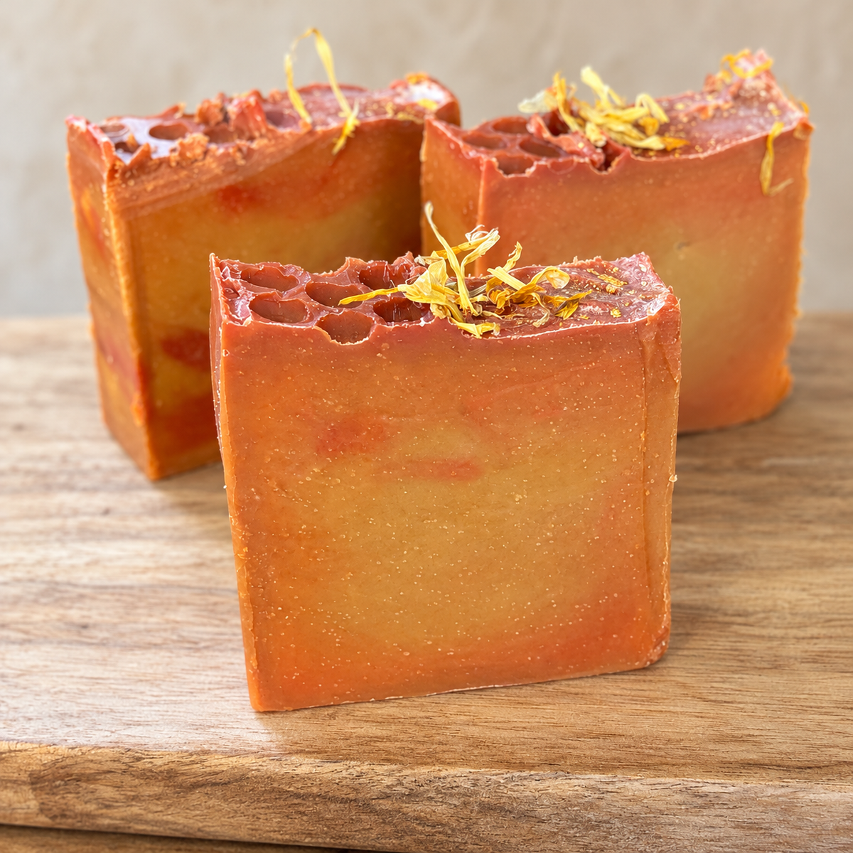 Beekeeper’s Honey & Beeswax Soap · Pomander