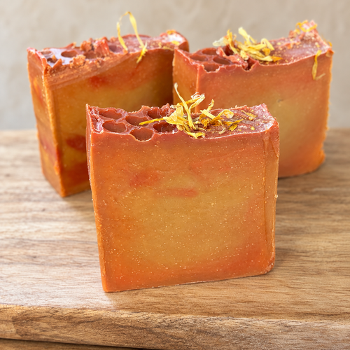 Beekeeper’s Honey & Beeswax Soap · Pomander