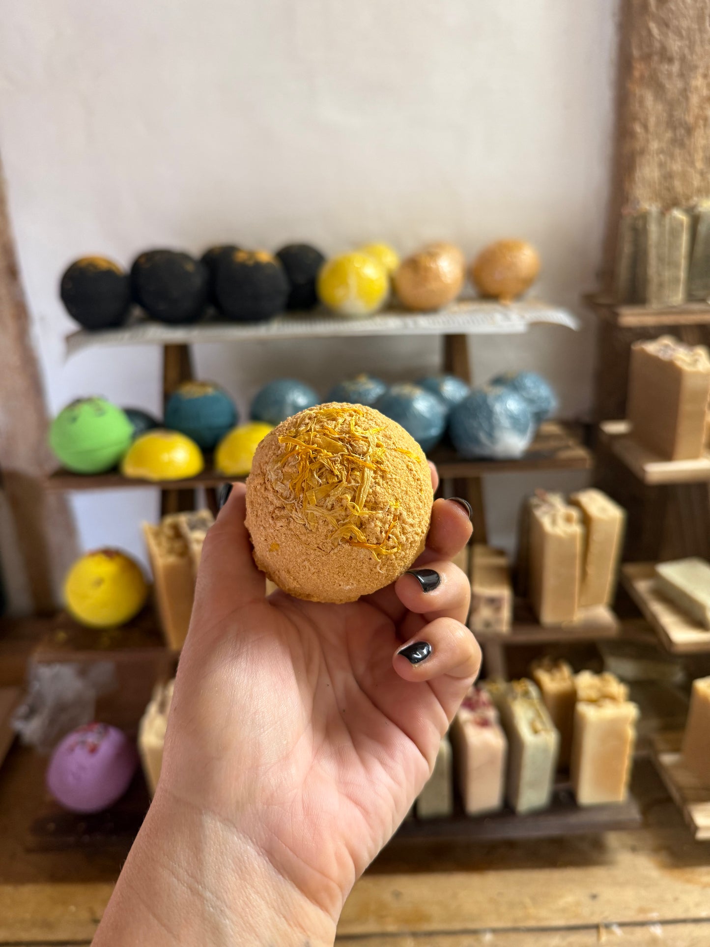 Honey Bath Bomb - Clementine & Comb