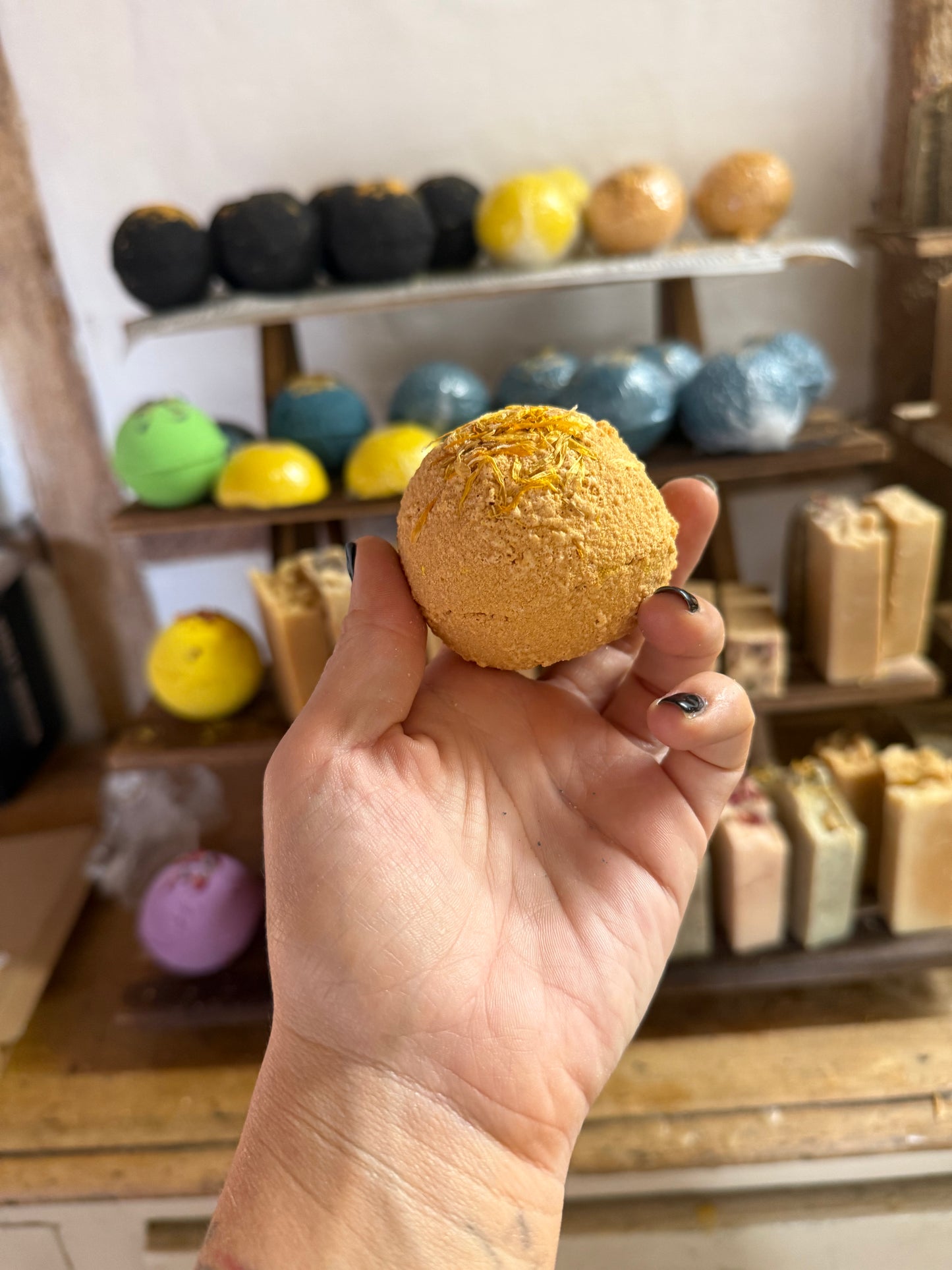 Honey Bath Bomb - Clementine & Comb